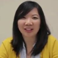 مدرس دوره گرامر زبان انگلیسی سطح متوسط دانشگاه کالیفرنیا.